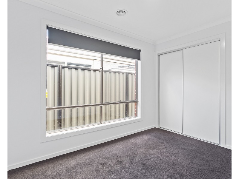 45 Pinnacle Drive, Pakenham VIC 3810