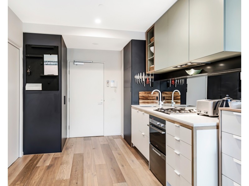 8/495 RATHDOWNE STREET, Carlton VIC 3053