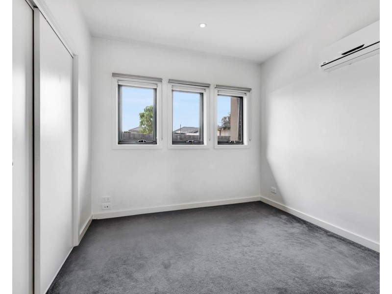 2/82 Bindi Street, Glenroy VIC 3046
