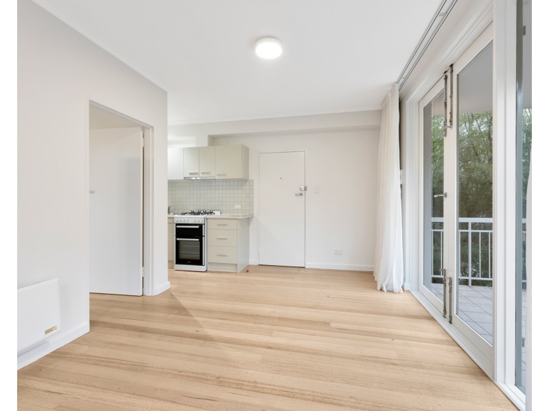 4/48 Dalgety Street, St Kilda VIC 3182