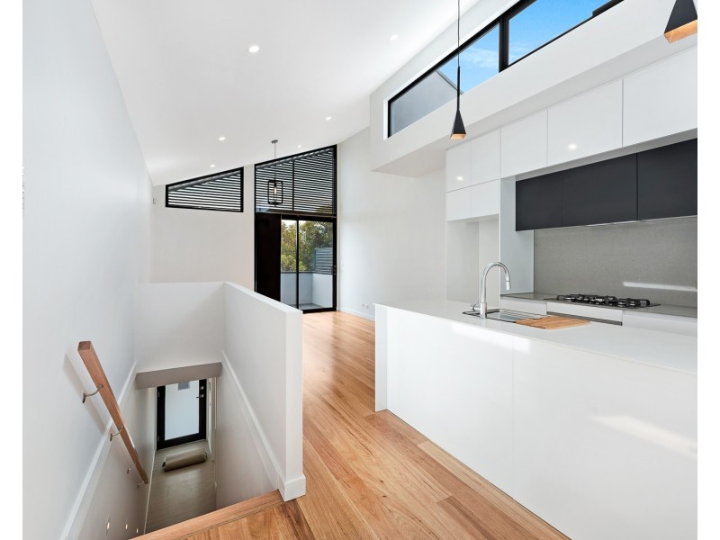 2N Newcastle Street, Thornbury VIC 3071