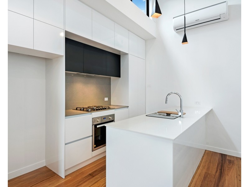 2N Newcastle Street, Thornbury VIC 3071