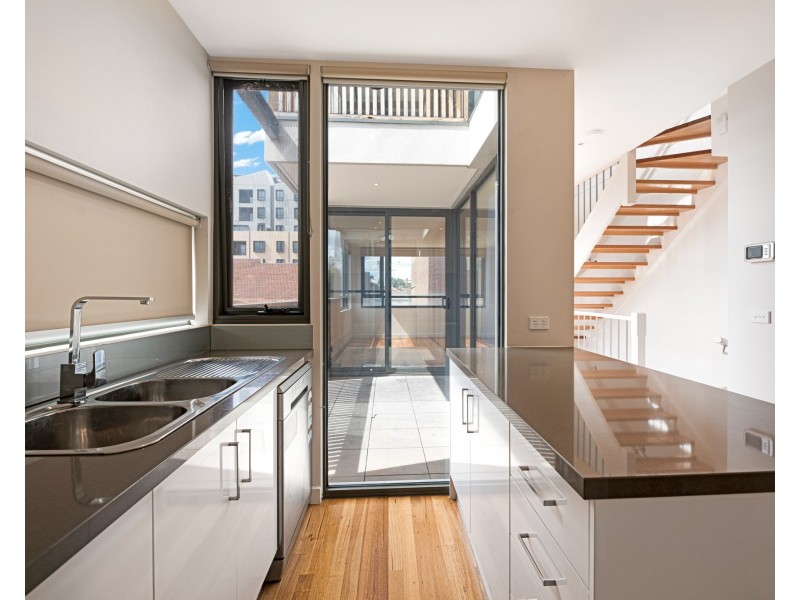 9/4 FLORENCE STREET, Brunswick VIC 3056