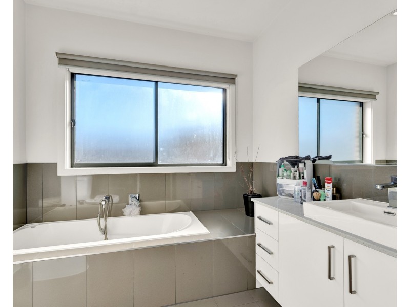 3/82 Bindi Street, Glenroy VIC 3046