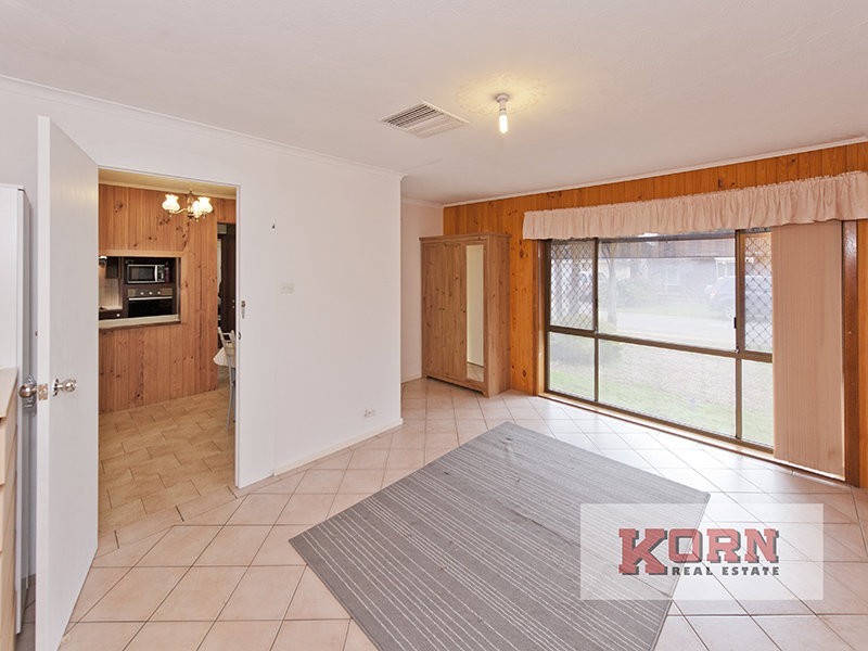 8 Torrens Place, Salisbury Downs SA 5108