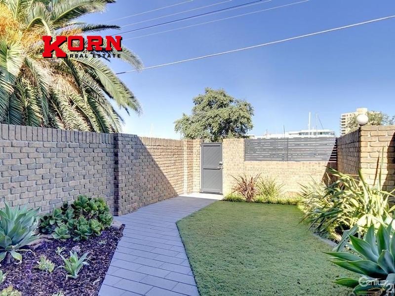 1/18 Adelphi Terrace, Glenelg North SA 5045