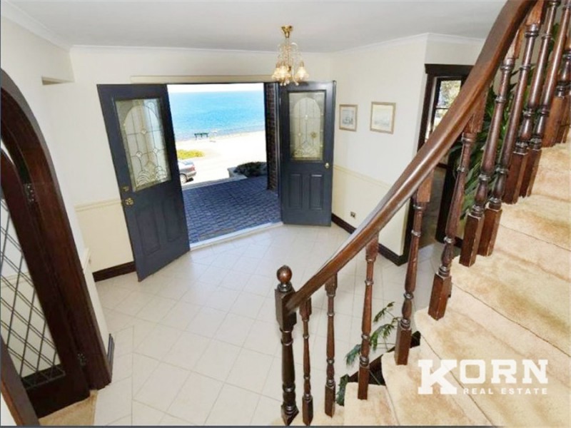 8 Heron Way, Hallett Cove SA 5158
