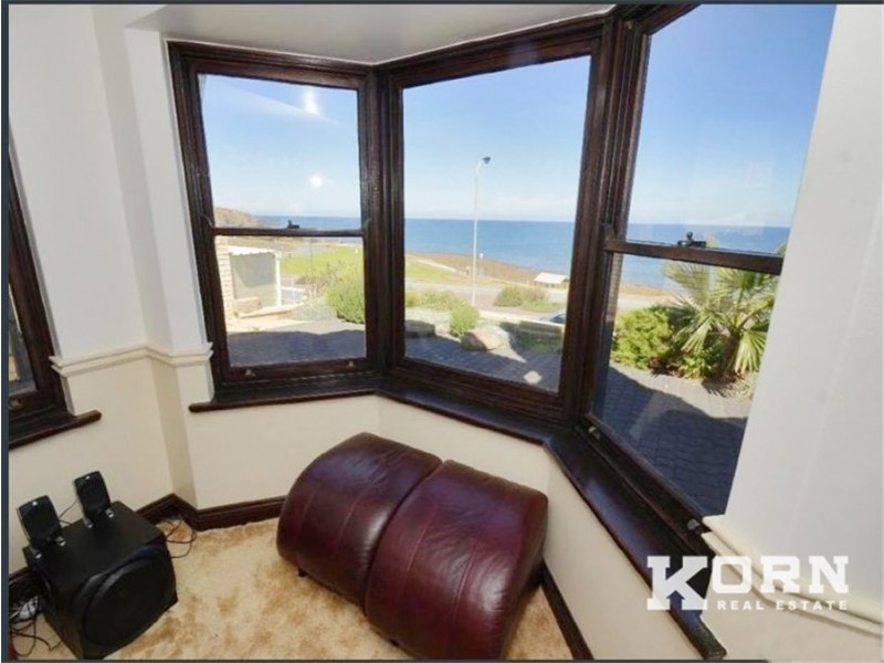 8 Heron Way, Hallett Cove SA 5158