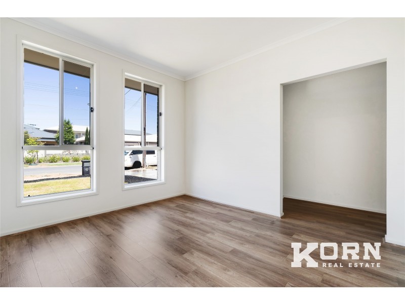 38 Danvers Grove, Woodville Gardens SA 5012