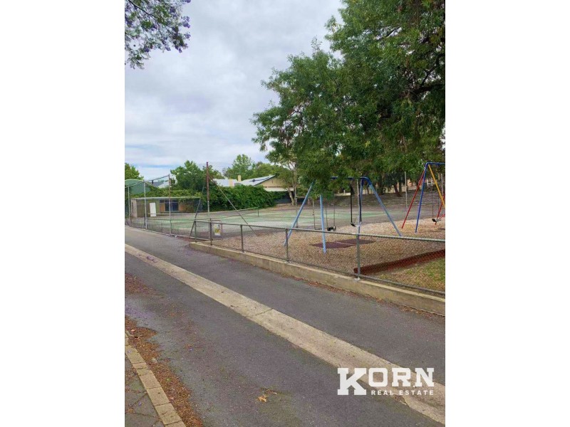 49 Seventh Avenue, St Peters SA 5069