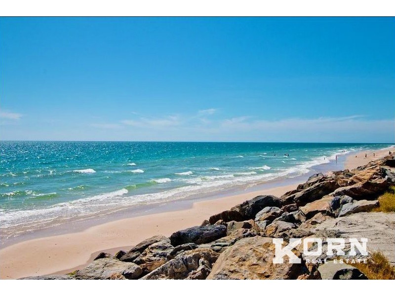 8/20 Seaview Road, West Beach SA 5024