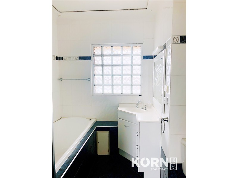 8/20 Seaview Road, West Beach SA 5024