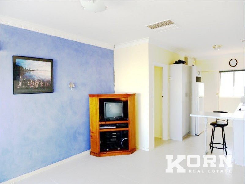 8/20 Seaview Road, West Beach SA 5024