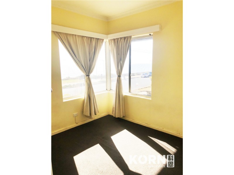 8/20 Seaview Road, West Beach SA 5024