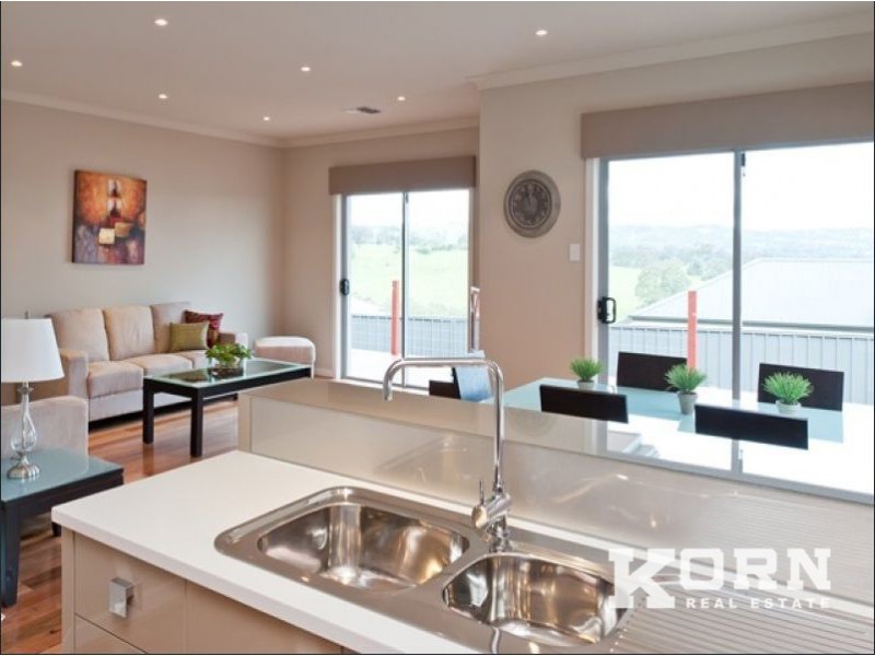 27 Redward Avenue, Greenacres SA 5086