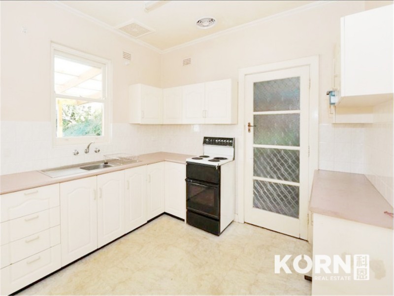 30 Tiparra Avenue, Park Holme SA 5043