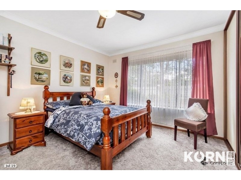 5 Lindsay Avenue, Valley View SA 5093