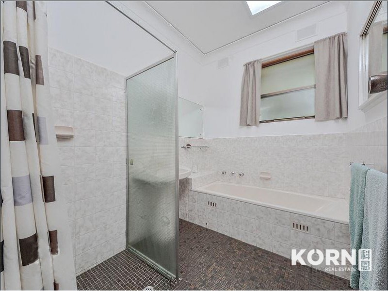 86 Flinders Drive, Valley View SA 5093