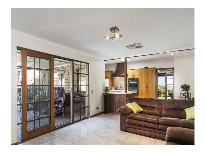 16 Lapwing Street, Hallett Cove SA 5158