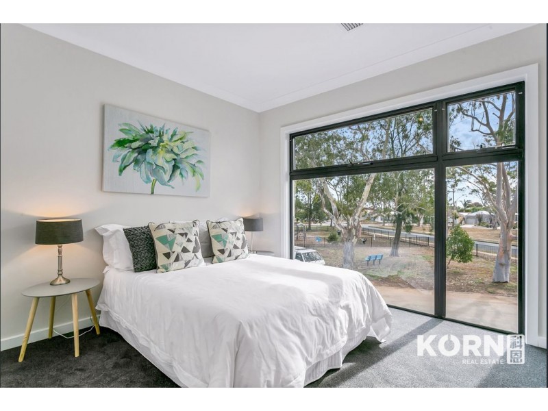 9 Cowra Crescent, Park Holme SA 5043