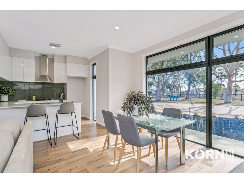 9 Cowra Crescent, Park Holme SA 5043