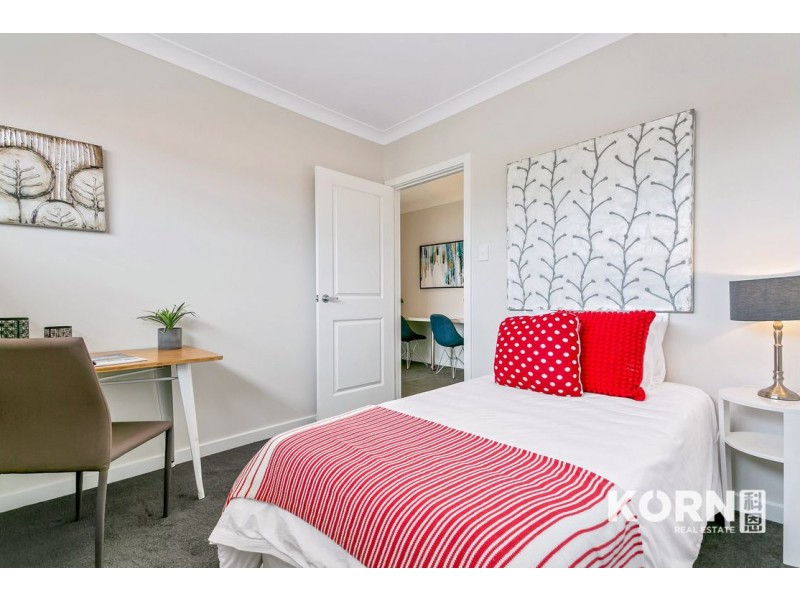 9 Cowra Crescent, Park Holme SA 5043