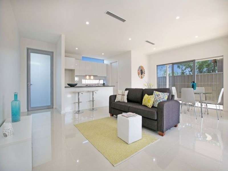 4/30 West Lakes Boulevard, Albert Park SA 5014