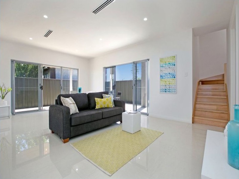 4/30 West Lakes Boulevard, Albert Park SA 5014