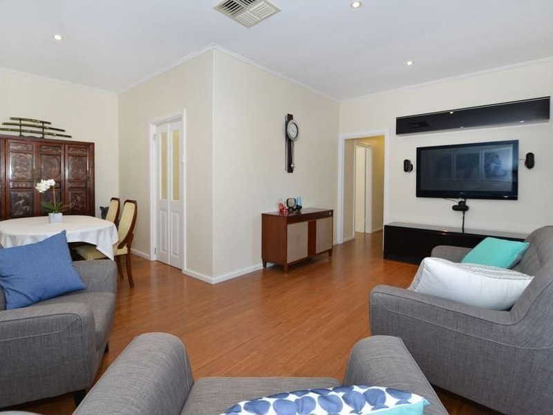 17 Greenasche Grove, Seacombe Gardens SA 5047