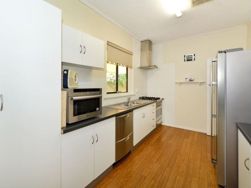 17 Greenasche Grove, Seacombe Gardens SA 5047