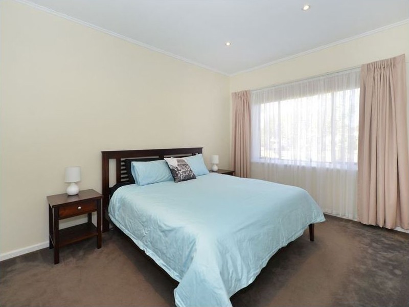 17 Greenasche Grove, Seacombe Gardens SA 5047