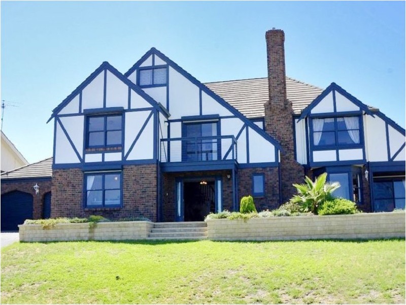 8 Heron Way, Hallett Cove SA 5158