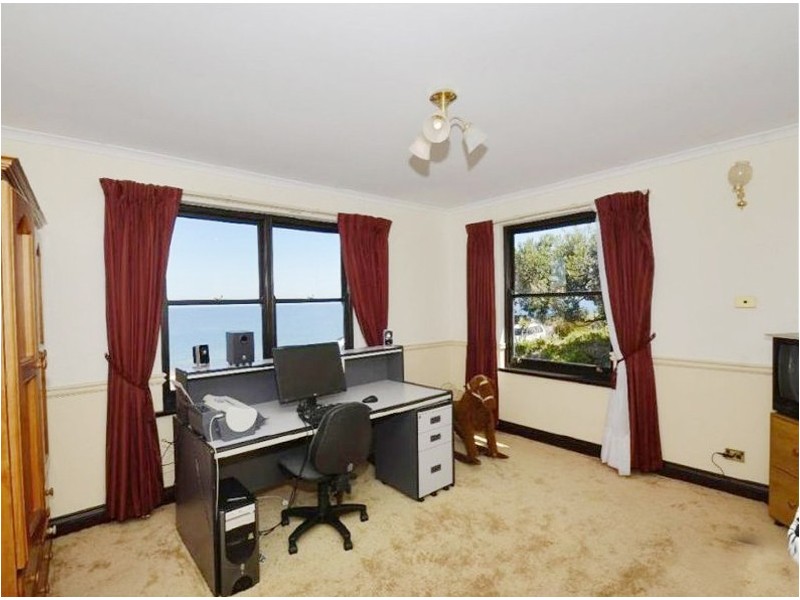 8 Heron Way, Hallett Cove SA 5158