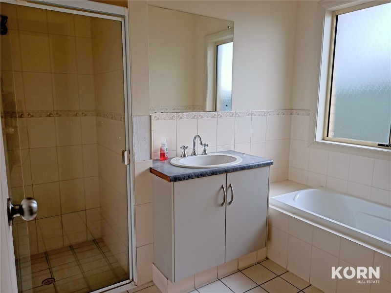 180 Sanctuary Drive, Mawson Lakes SA 5095