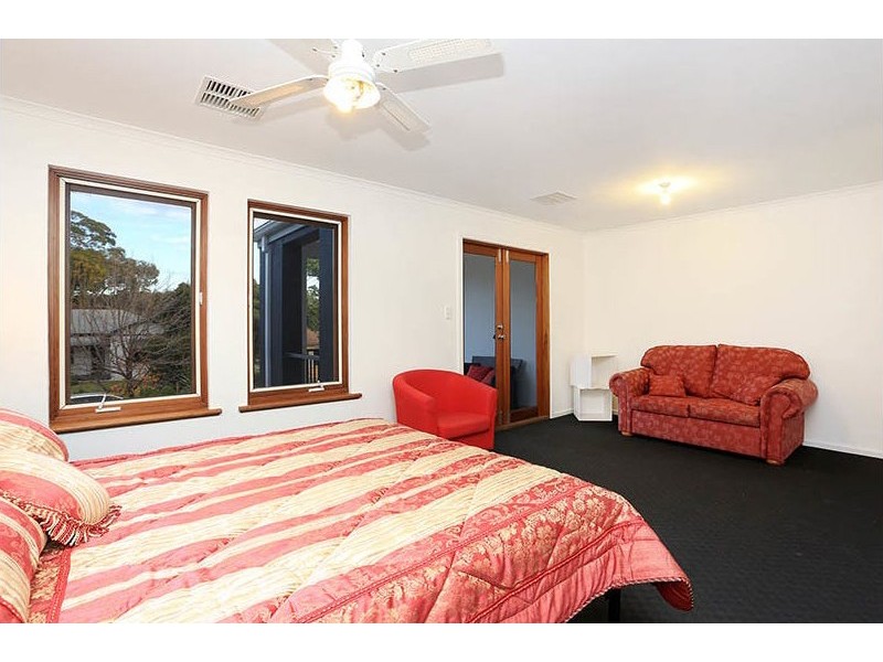 17A Leonore Avenue, Kensington Gardens SA 5068