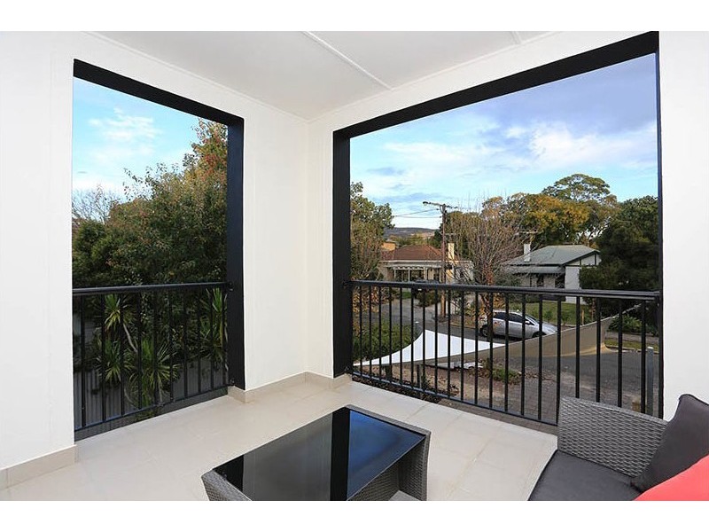 17A Leonore Avenue, Kensington Gardens SA 5068