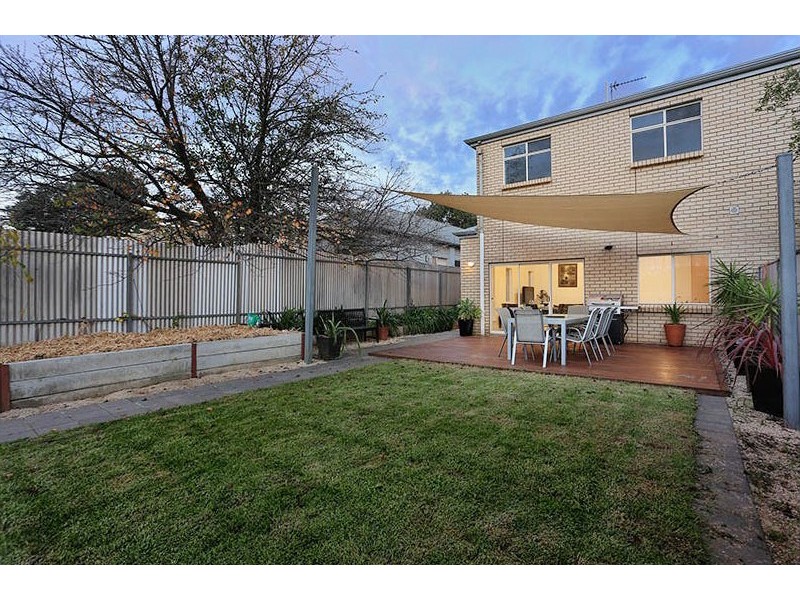 17A Leonore Avenue, Kensington Gardens SA 5068