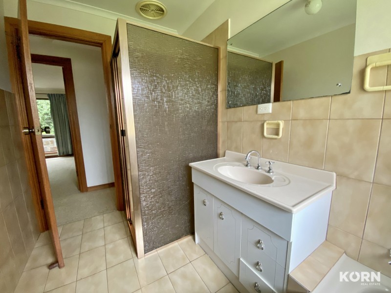 1 Sarepta Court, Flagstaff Hill SA 5159