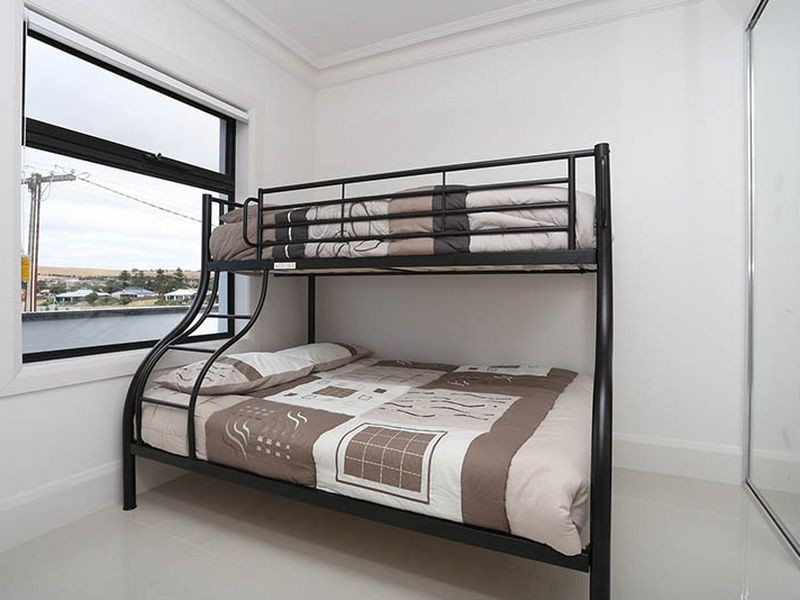 16 Harbour View Terrace, Victor Harbor SA 5211