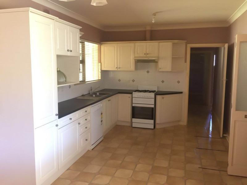 31 Oakleigh Road, Marion SA 5043