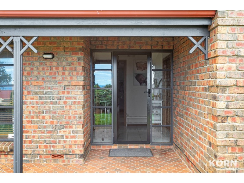 16 Lapwing Street, Hallett Cove SA 5158