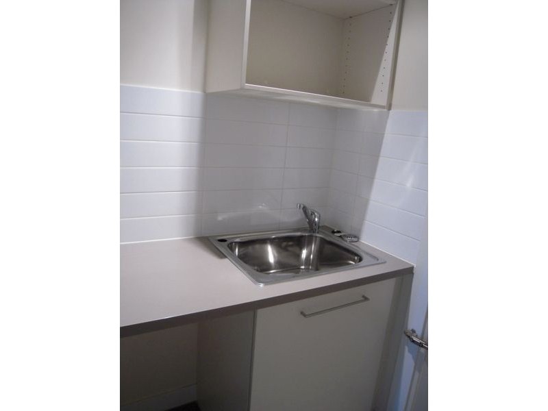 215/1-2 Tarni Court, New Port SA 5015