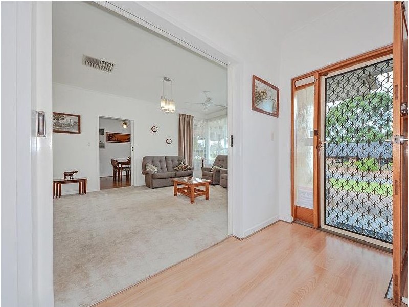 86 Flinders Drive, Valley View SA 5093