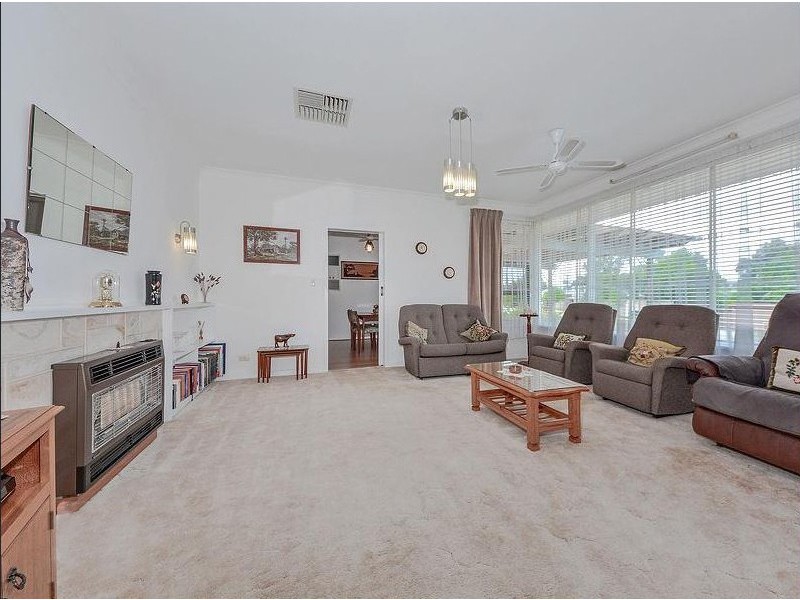 86 Flinders Drive, Valley View SA 5093