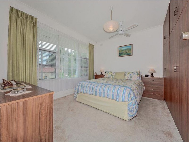 86 Flinders Drive, Valley View SA 5093