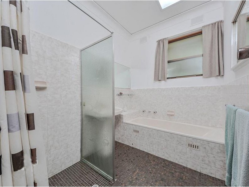 86 Flinders Drive, Valley View SA 5093