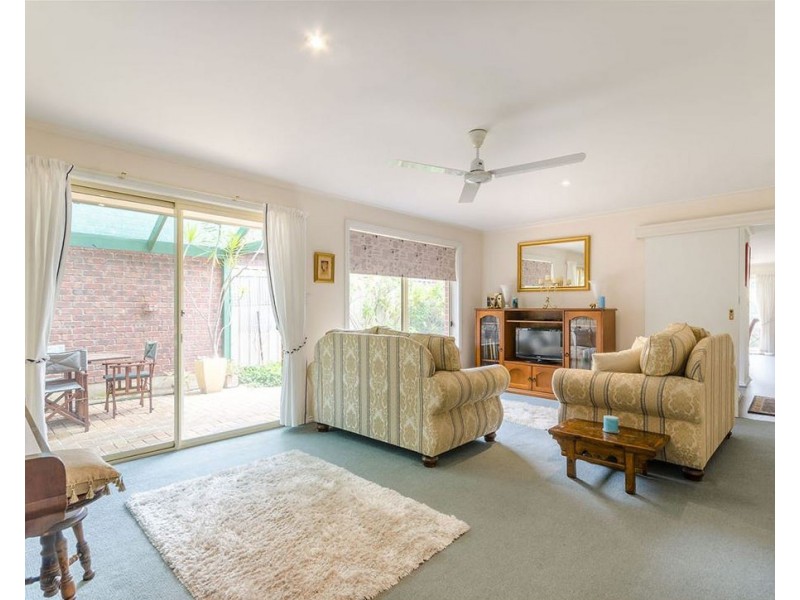 4 Field Street, Oakden SA 5086
