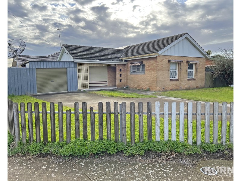 18 Cleve Street, Mansfield Park SA 5012