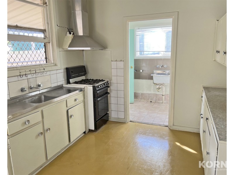 18 Cleve Street, Mansfield Park SA 5012