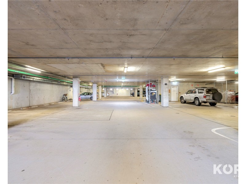215/1-2 Tarni Court, New Port SA 5015